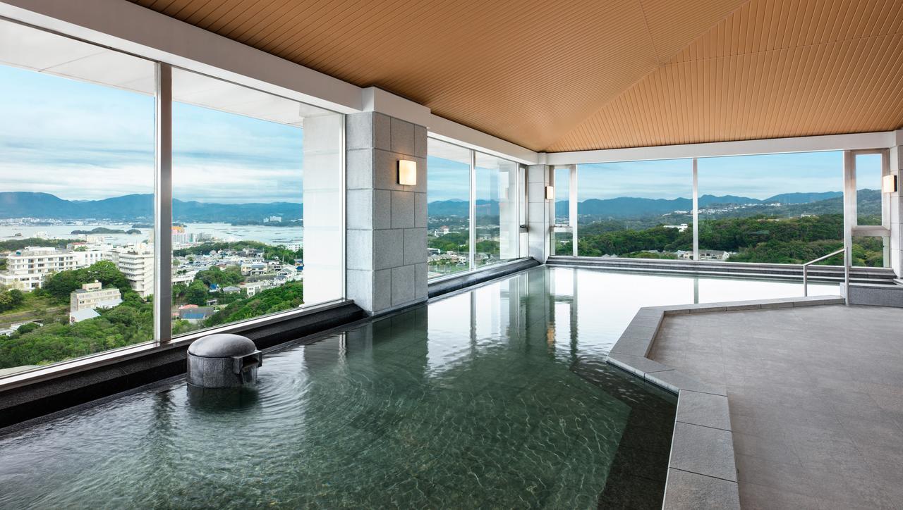 난키-시라하마 메리어트 호텔 외부 사진 A modern onsen